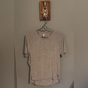 Under Armour Gray Short Sleeve Tee